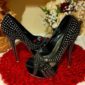 Sexy black heels size 7